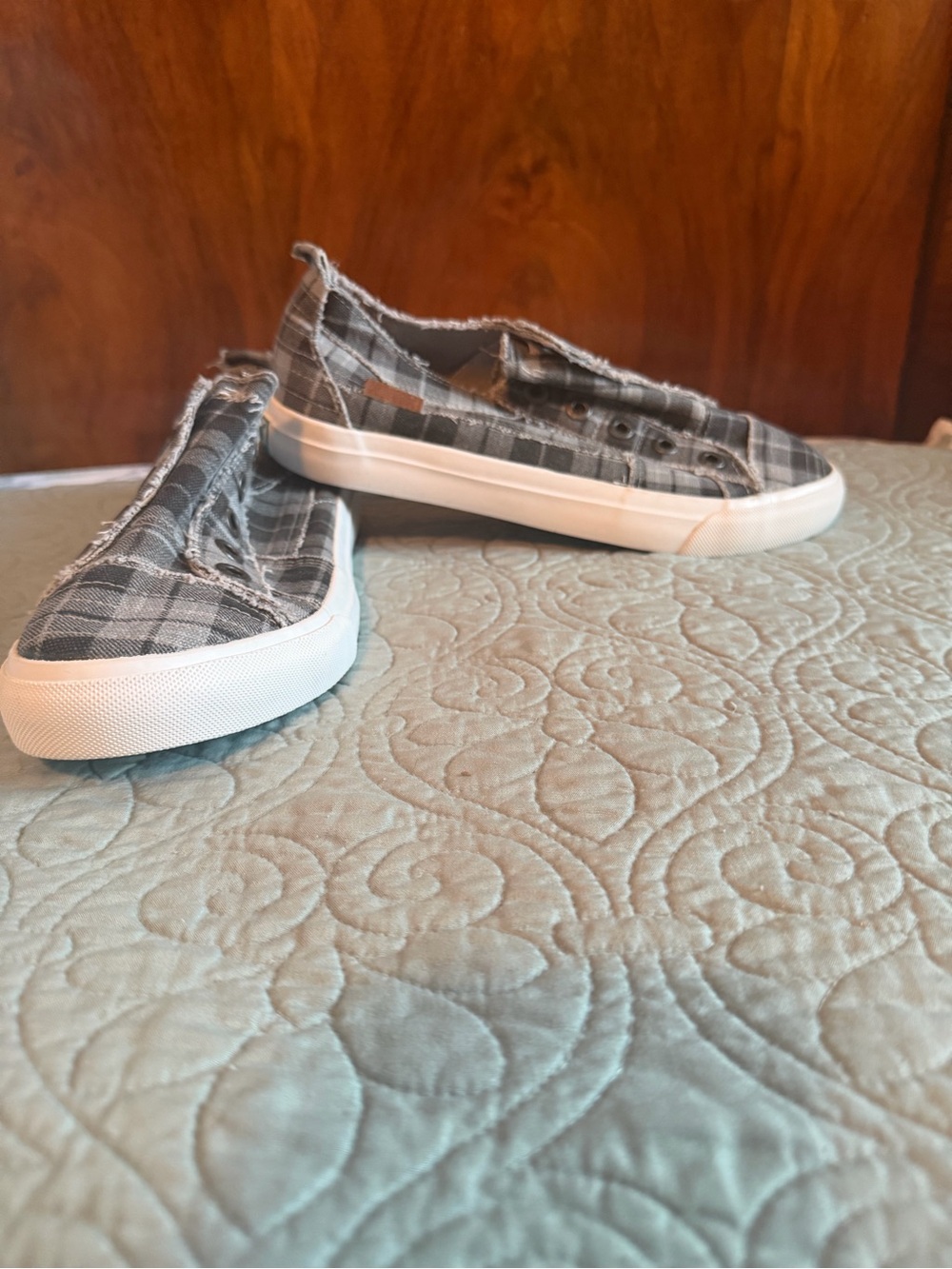 Blowfish Malibu Women’s 10 Gray Plaid Distressed Slip-On Sneakers NWOT